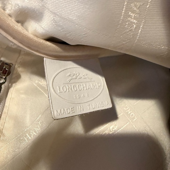 Long Champ Elegant White Crocodile-Embossed Tote Bag - Picture 7 of 9